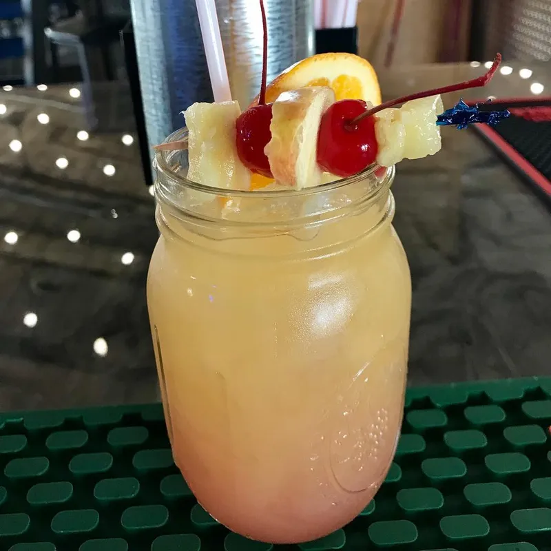 Cocktail at Willie's Roadhouse