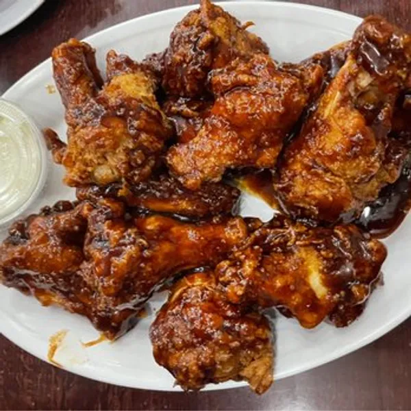 House wings at Willie's Roadhouse